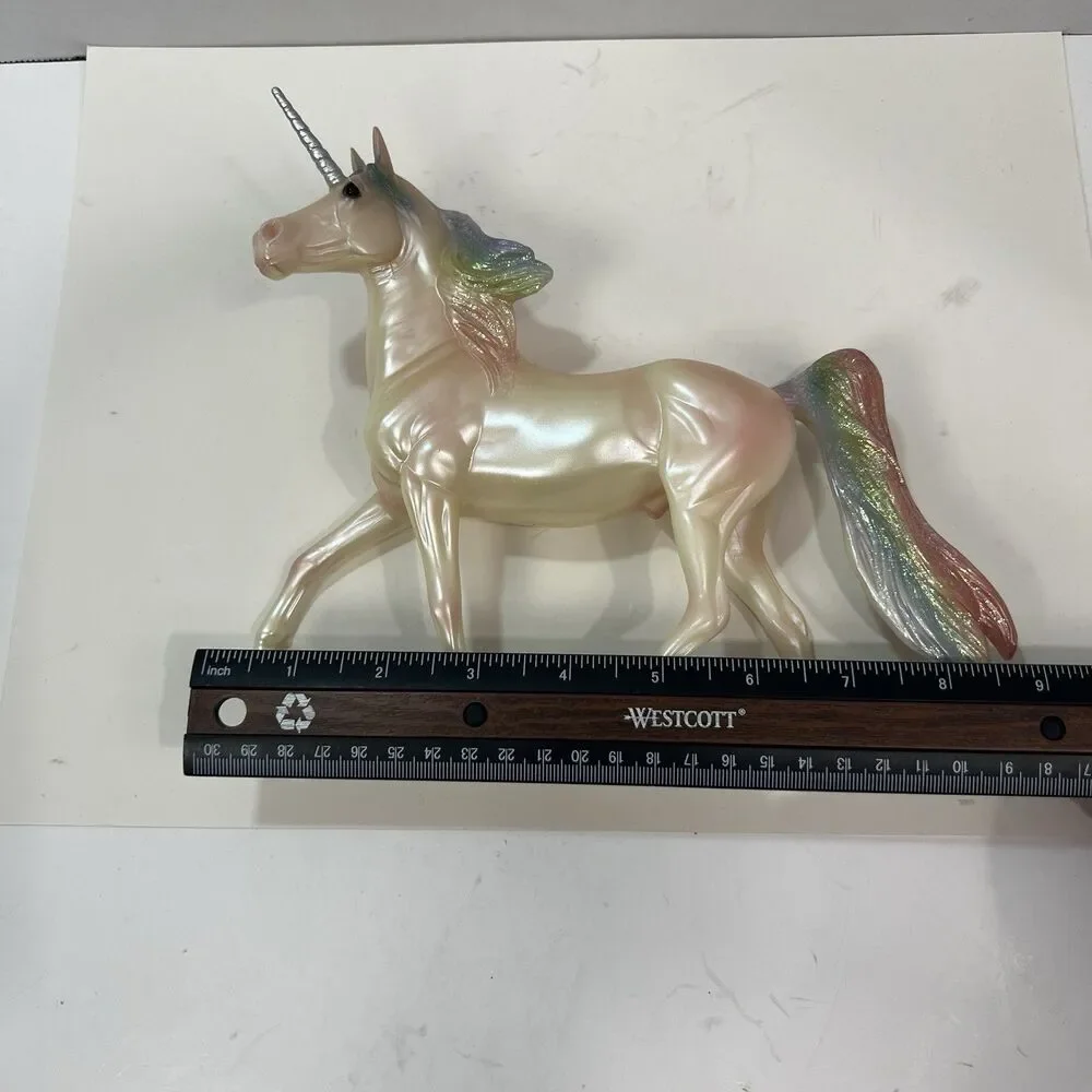 Breyer Skyler Classic Unicorn Rainbow Glitter Shimmer Pearlescent Horse Vintage